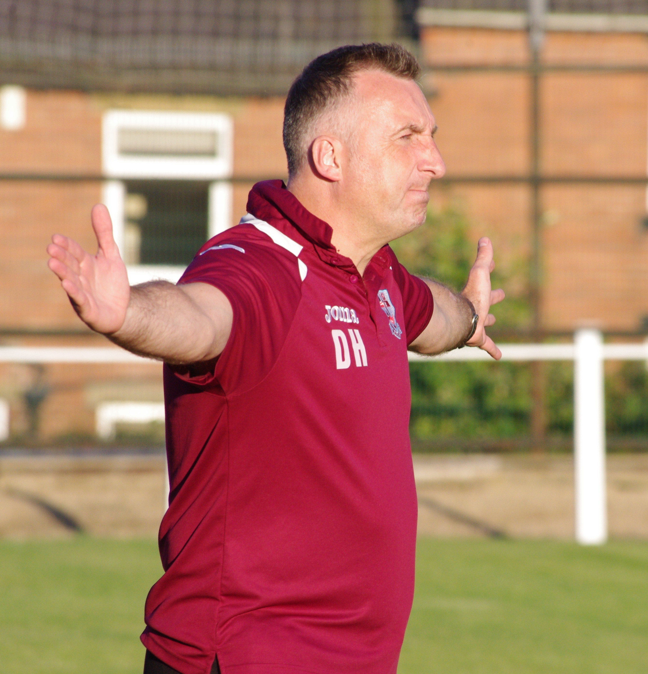 No pressure on us lads: That's the message from AFC Emley manager Darren Hepworth
