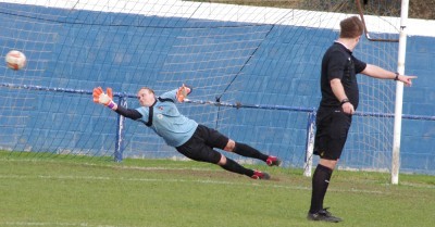 Pontefract goalkeeper Craig Parry can't save Mintoft's penalty