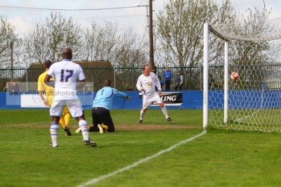 Simon Grayson equalises for Leeds in the last minute. Picture: White Rose Photos