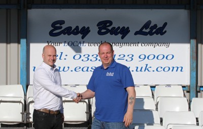 Barton chairman Rich Nichols with Mark Gregory from Easy Buy