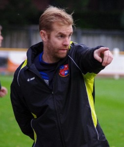 Harrogate boss Simon Weaver has signed Tom Platt on loan