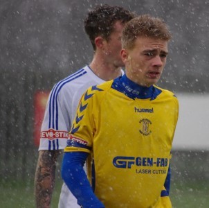 Stocksbridge-born Brodie Litchfield has re-signed for the Steels